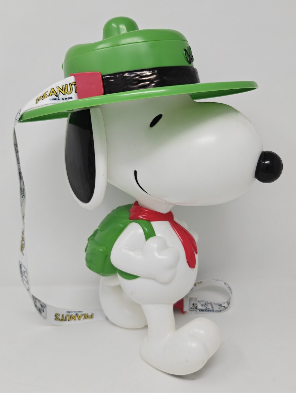 Snoopy Knott's Berry Farm Popcorn Bucket Peanuts Collectible Theme Park Souvenir